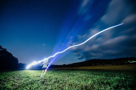 Běhej lesy uloženo ke spánku. V Boleticích bylo 900 nočních běžců